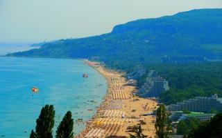 Bulgária tengerparti üdülőhelyeinek értékelése: ahol jobb ingatlant vásárolni és pihenni az egész családdal